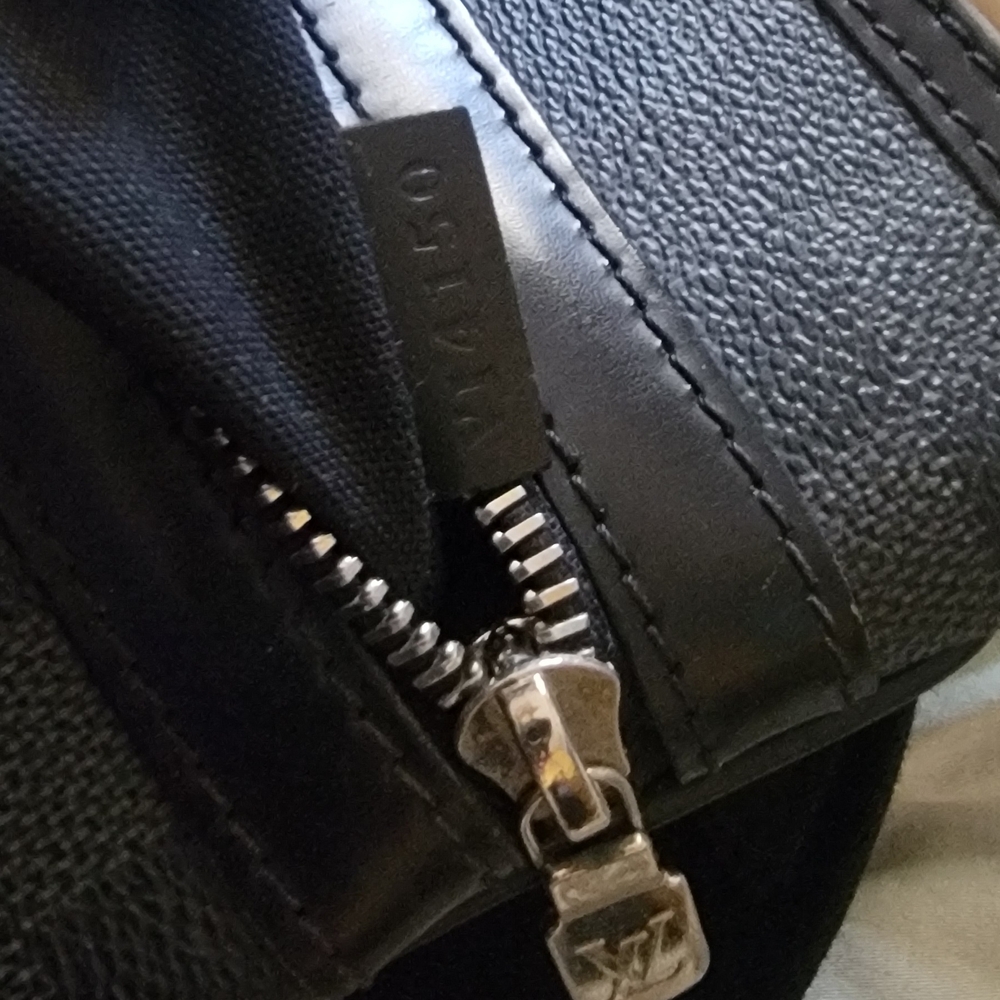 Authentic Louis Vuitton Graphite Checkered Messenger Bag - Picture 5 of 6
